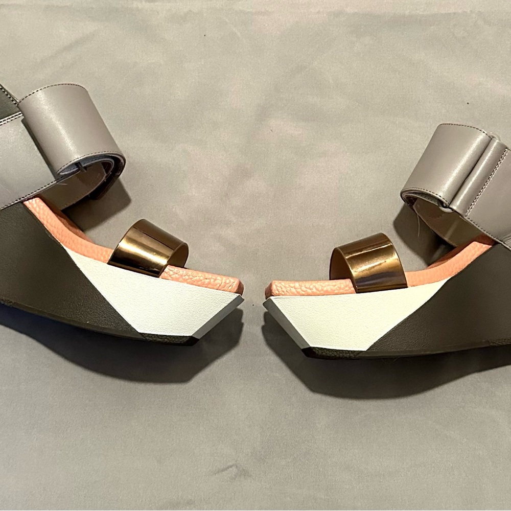 Stylish Gray and Pink Women's Wedge Sandals United Nude - Picture 5 of 11